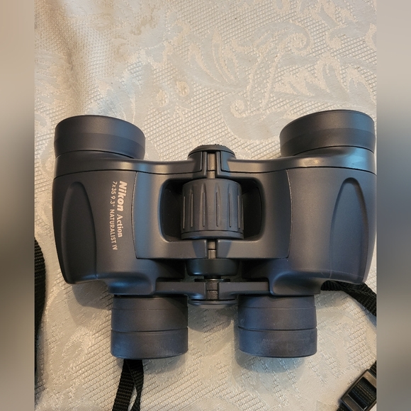 Nikon Black Binoculars with Porro Prism Design W/ Soft CaseHard Case & Box EUC